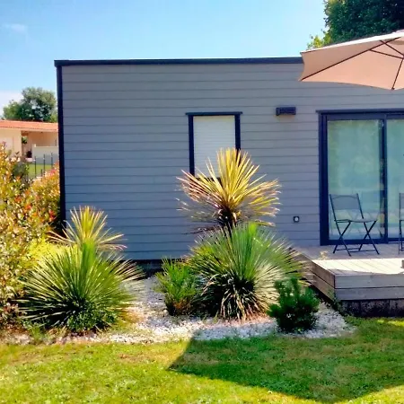 Les Logis De La Seugne